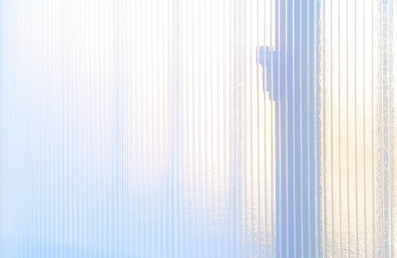 ポリカーボネートの板のことなら